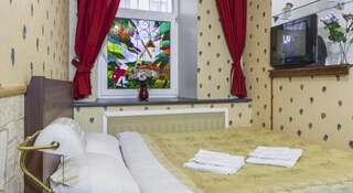 Хостел Мартовский Заяц Санкт-Петербург Двухместный номер с 1 кроватью или 2 отдельными кроватями-4
